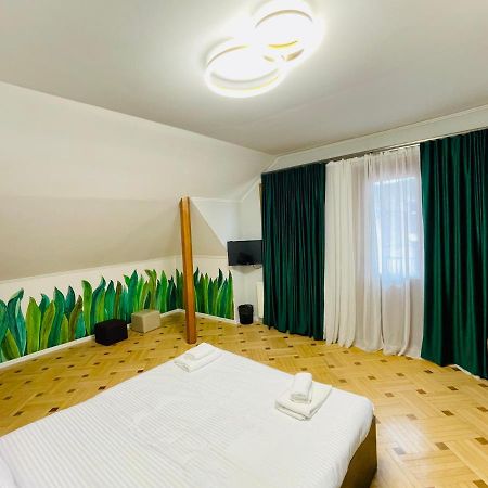 Quality Inn Τυφλίδα Εξωτερικό φωτογραφία