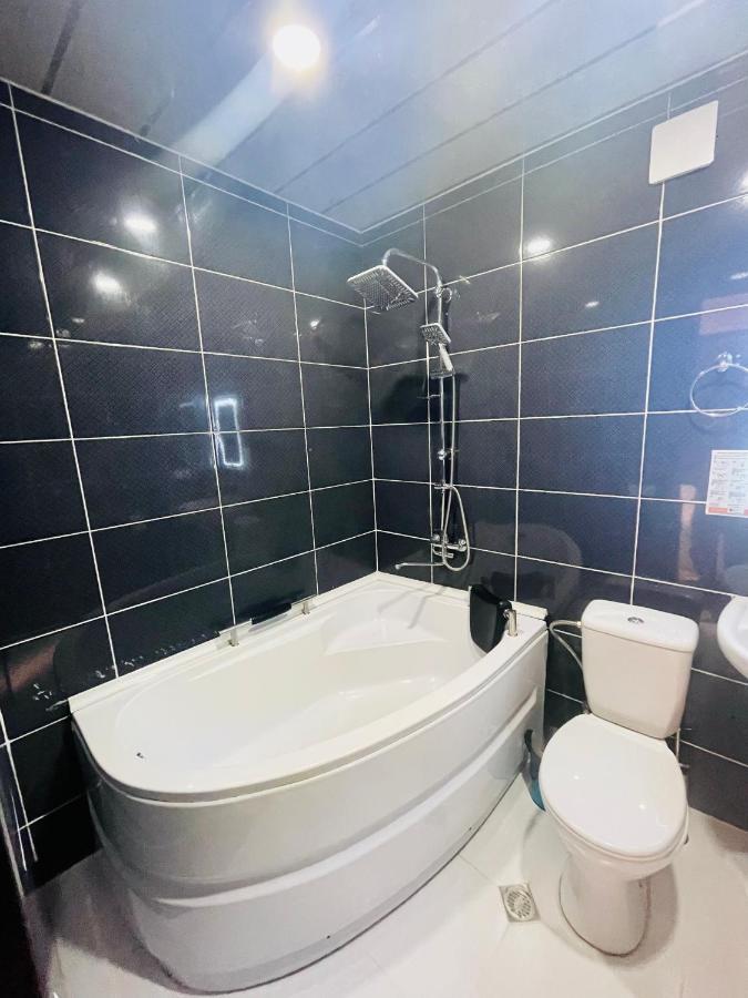 Quality Inn Τυφλίδα Εξωτερικό φωτογραφία