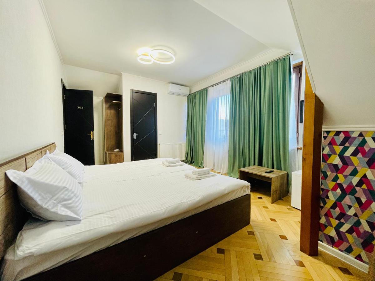 Quality Inn Τυφλίδα Εξωτερικό φωτογραφία